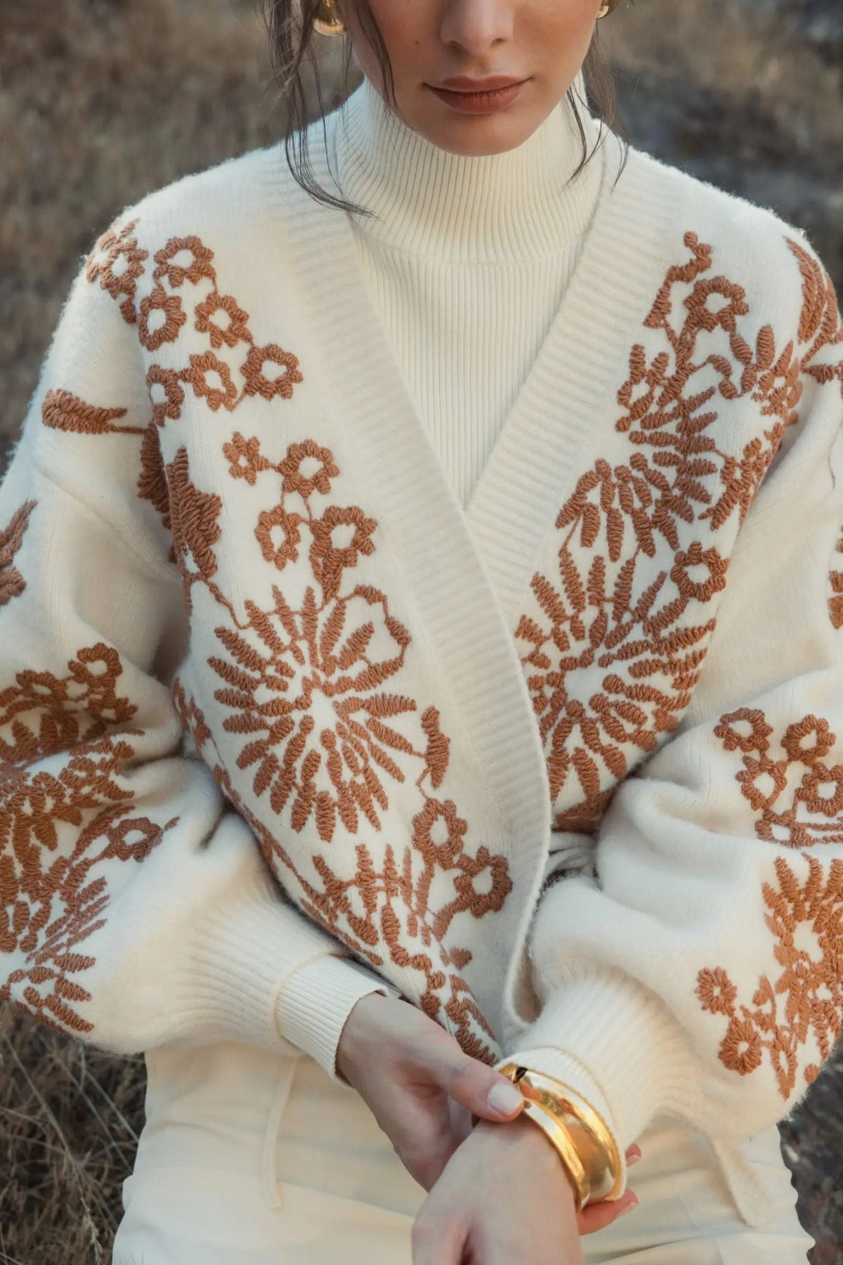 Women's White Cropped Knit Cardigan With Floral Details